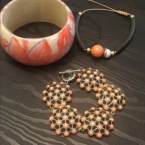 Set of 3 bracelets beige, gold, coral and brown tones.